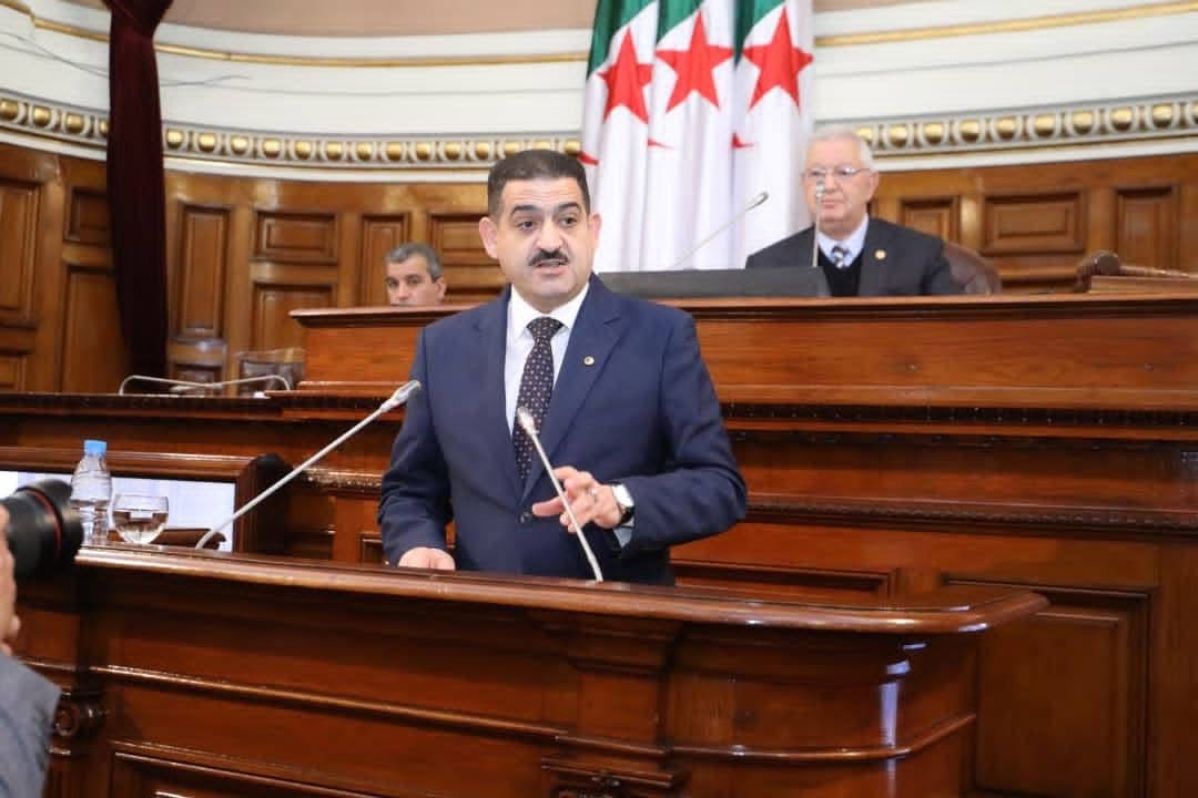 السيد الوزير يجيب على أسئلة النواب بمجلس الأمة